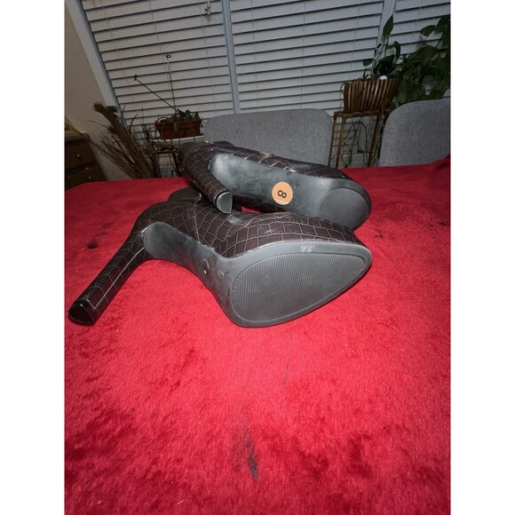 Size 8M Guess Crocodile Snake Skin Side zip high Reptile Effect Heeled boots - Picture 2 of 13